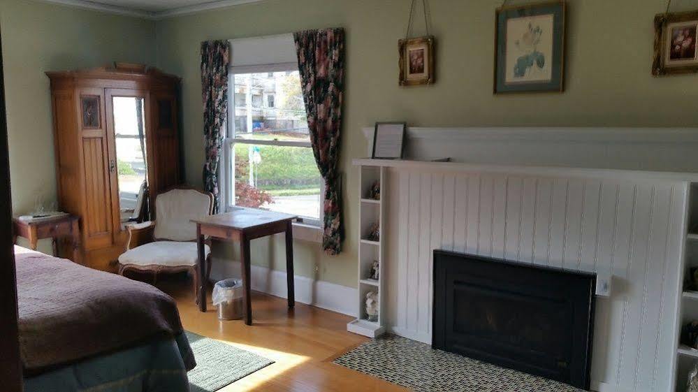 Rose River Inn B&B 阿斯托里亚 外观 照片